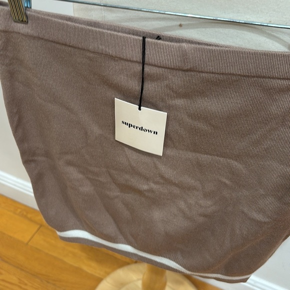 Superdown bonnie varsity skirt set, Size: L - Picture 8 of 9